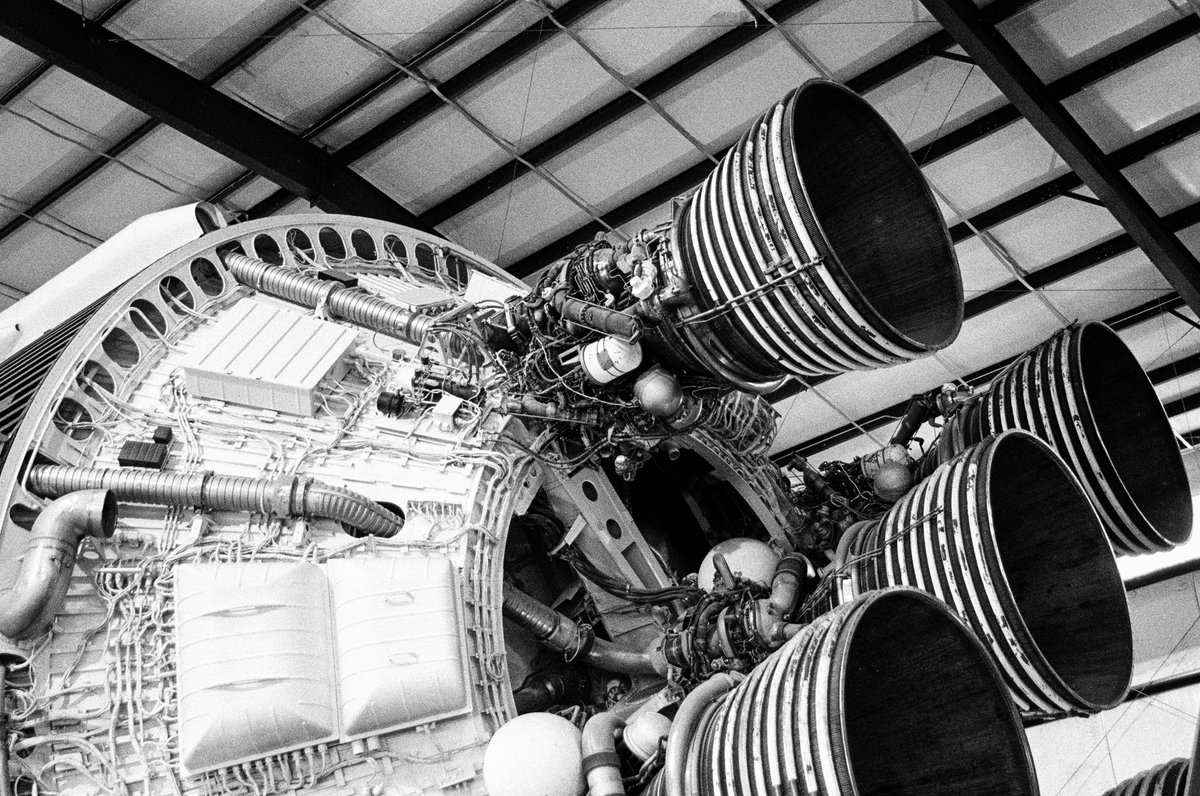 Saturn V at Space Center Houston

🎞️Shot on Ilford HP5🎞️