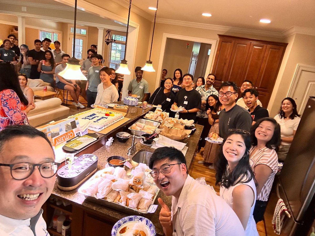 ADTakashima's tweet photo. The @APAMSA kick-off event has become an annual tradition at @EmoryMedicine. So proud of how much the Emory chapter has grown over the last 3 years and so thankful to all the wonderful faculty that has supported us like @EdLinEmory who has generously opened up his home to host!! https://t.co/NNSls9hliN