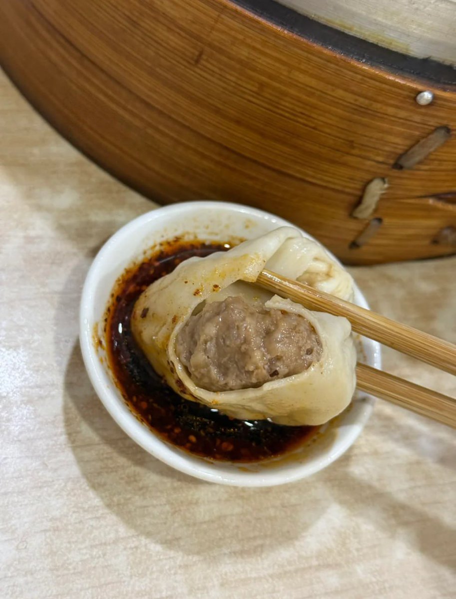 おはようございます～通勤途中に新しくオープンした朝食屋を見て、中に入って食べてみましたが、味はなかなかいいですね！そしてサービスもとても良いです！この店はスーパープラスだよ！今日の朝食は何を食べますか。🧐