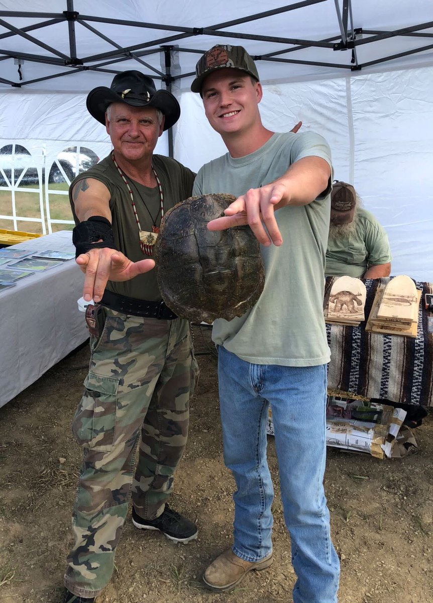 BjSims98's tweet photo. @turtleyaya #turtleman #liveaction #snappingturtle #snapper #erniebrownjr https://t.co/tSH0015PUD
