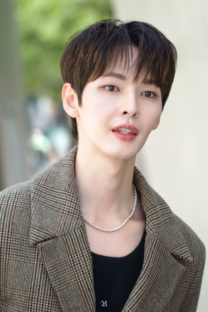 KBteeth's tweet image. cr. dreamynabi_