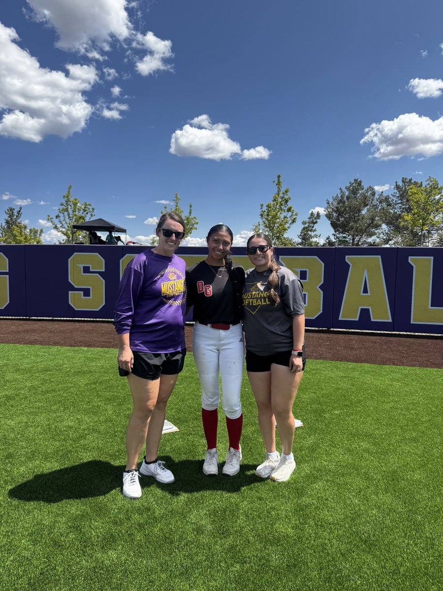 Had a great time at the <a href="/wnmu_sb/">WNMU Softball</a> camp this weekend! Thank you to Coach Hickman, Coach young, Coach Morales and staff for inviting my team <a href="/DesertGators915/">Desert Gators 🐊</a> to this awesome experience! I had a great time learning about the school and program! Go Mustangs!💜