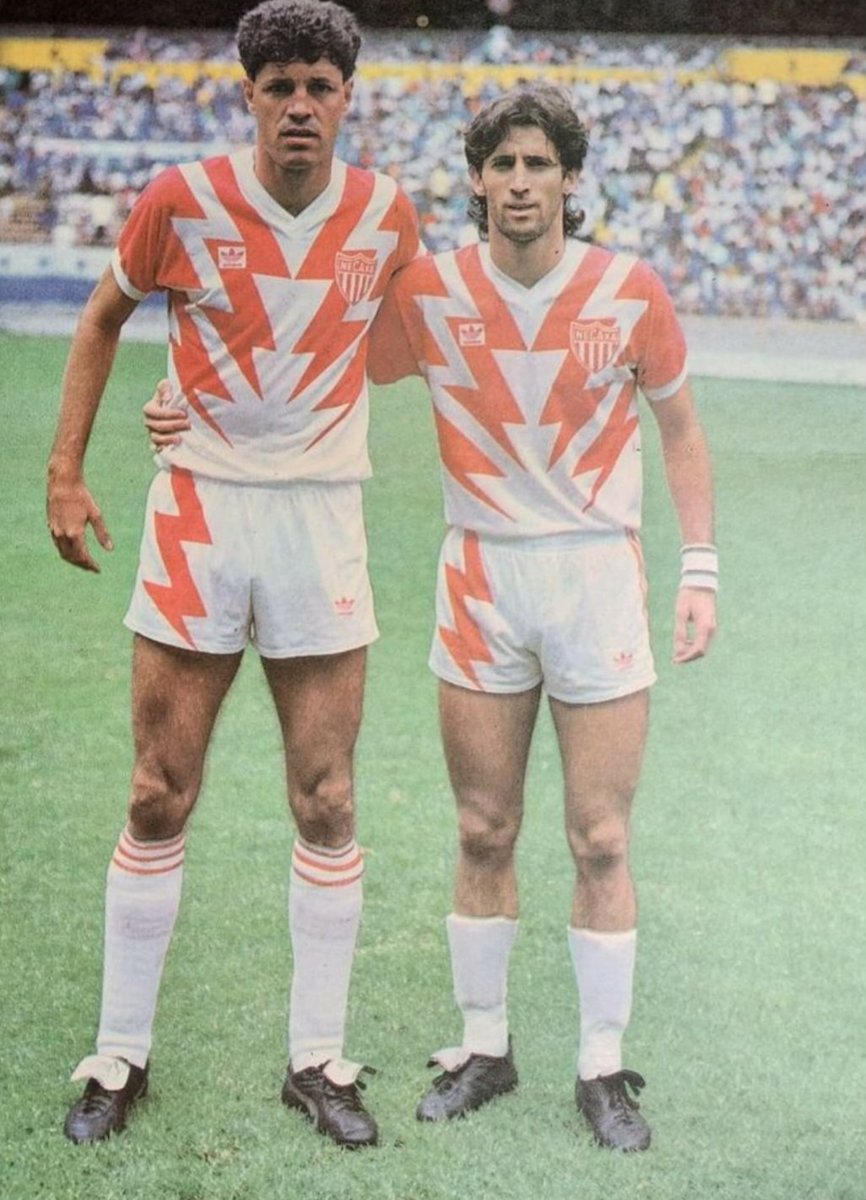 🔝 Ricardo Peláez junto a  🇨🇱  Ivo Basay! 
Que dupla.