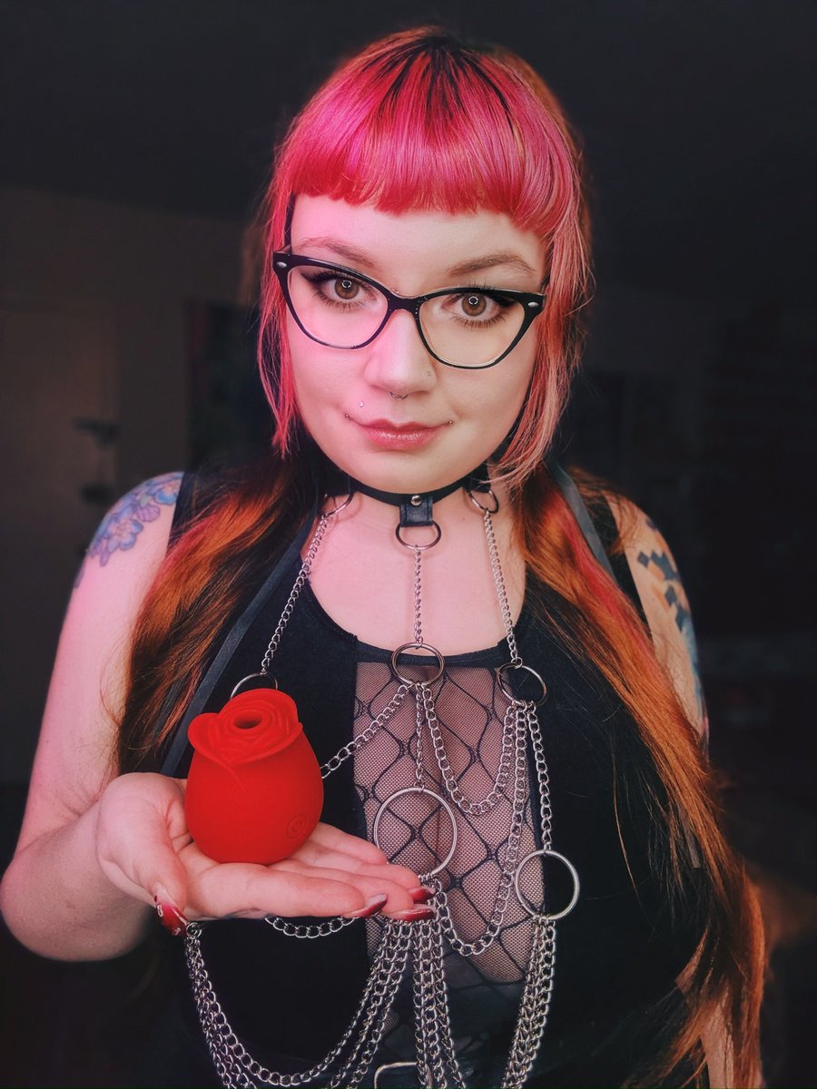 ✨ Product Review ✨
~
I got the chance to work with <a href="/inyarose_store/">Inyarose</a> ! The style is playful &amp; they use high quality materials 🌹 
Check out their products &amp; use my exclusive fan discount code “Meow”, to get 35% OFF on orders over $60!
~
Watch me use them on my spicy sites 🥰