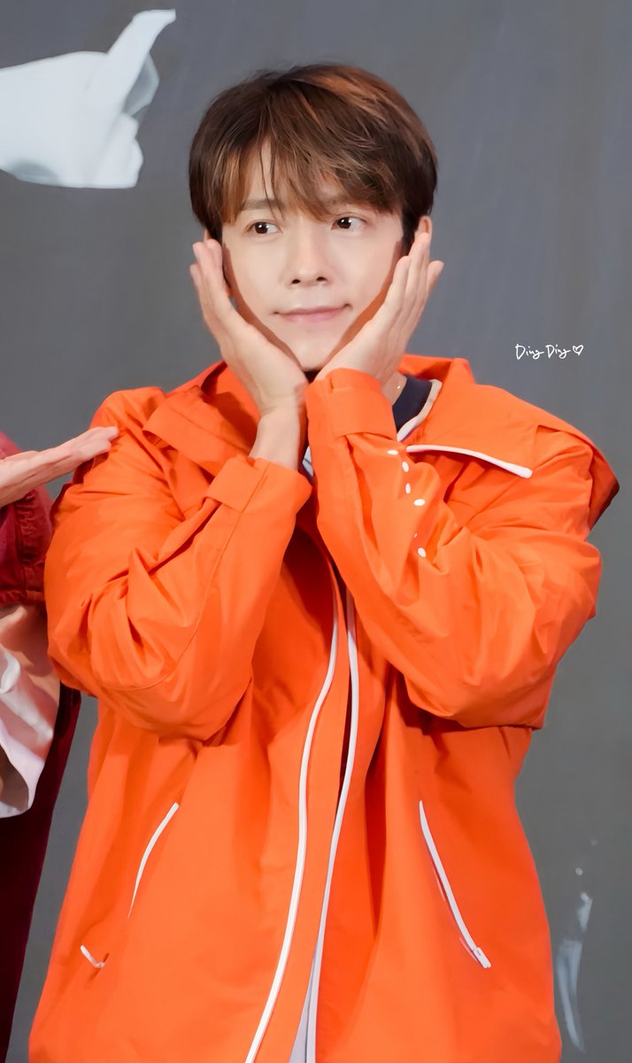 dingdingelf_'s tweet image. YZY HK FANSIGN

(っ◠‿◠ ς) ✿

#DONGHAE #동해 #Donghae @donghae861015
