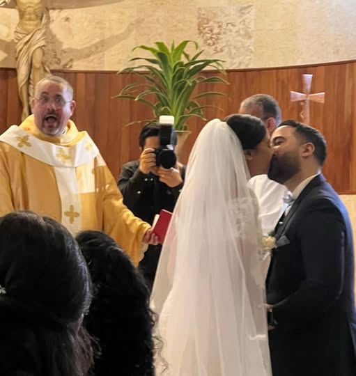 Miren esto flia!!!
No había anunciado todavía que se podían besar y se desesperaron!!!
😂🤣😂 oh oh!!!