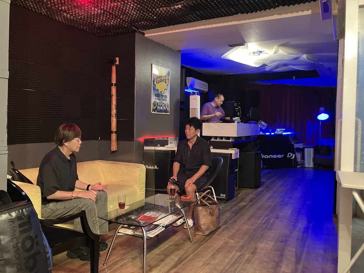 HiBiKiさん、DJ まさかず、Blan-Ket のアダルティな面々🥸

今月の21日は、泉大津市のシーパスパークで、Blan-Ket が仕掛ける REIWA 盆ダンスの開催です㊗️