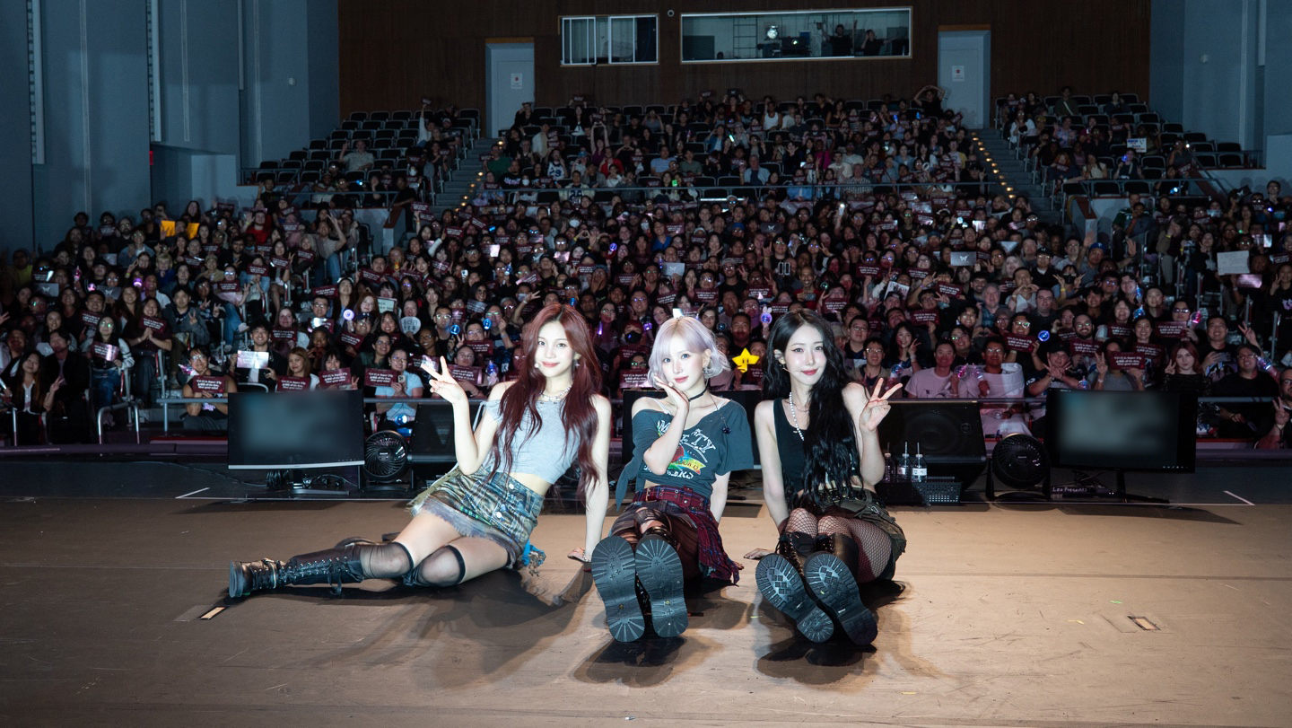 G0Sn32haEAAw4c6?format=jpg&name=large