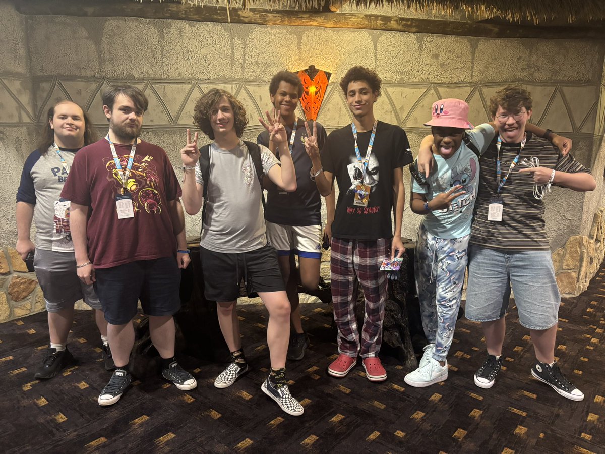 MintyArcticFox's tweet photo. Goodbye, everyone :)
@Mystic_Zeke @FumikoToji @Draconif_ @_Invidiae_ @staralolzz https://t.co/8VIteKAQWf