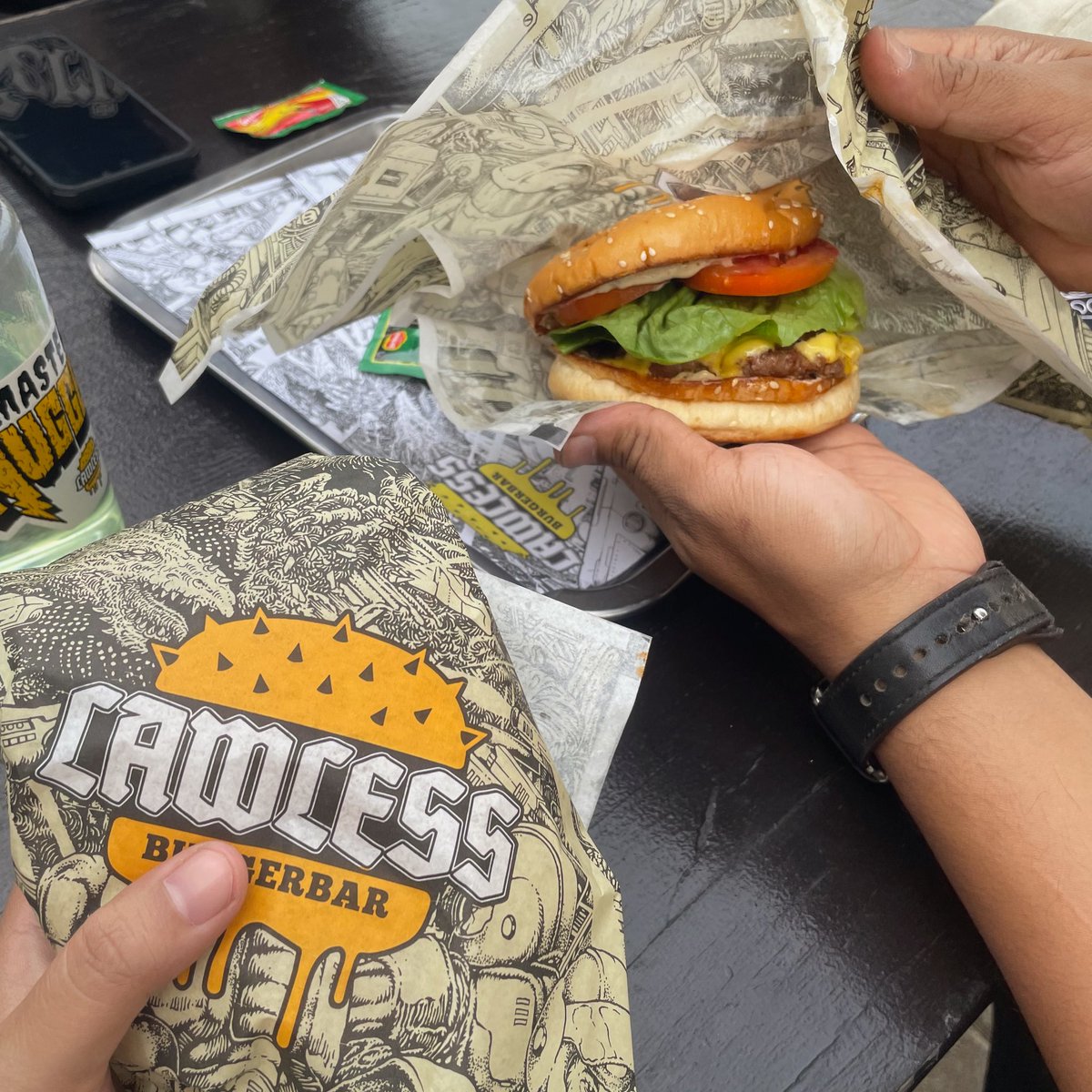 evdriii's tweet photo. 🍔 https://t.co/p1XnT5IM80