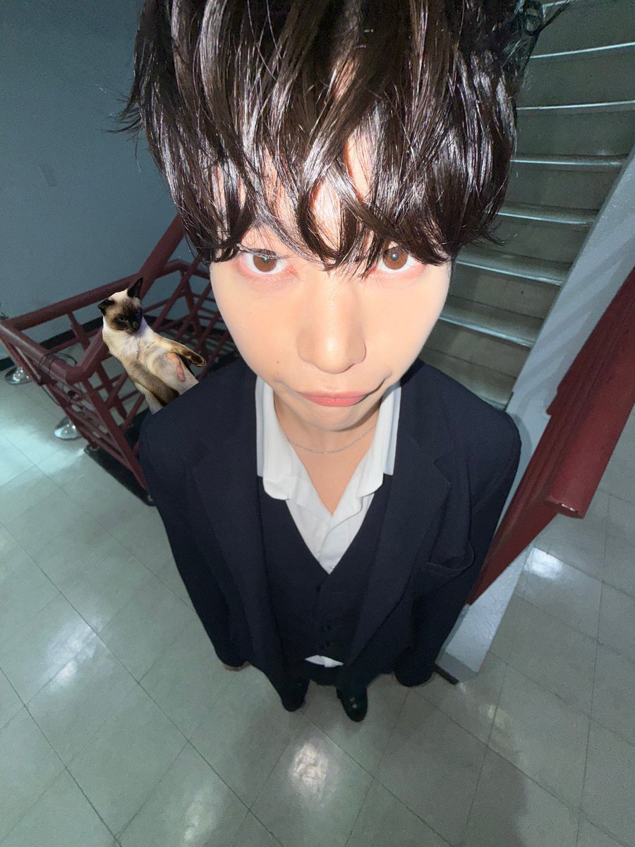 blckjacke's tweet photo. Hahahaha when your bf doesn’t care about his image around you.. I love him so much https://t.co/UhQ9j80UWC