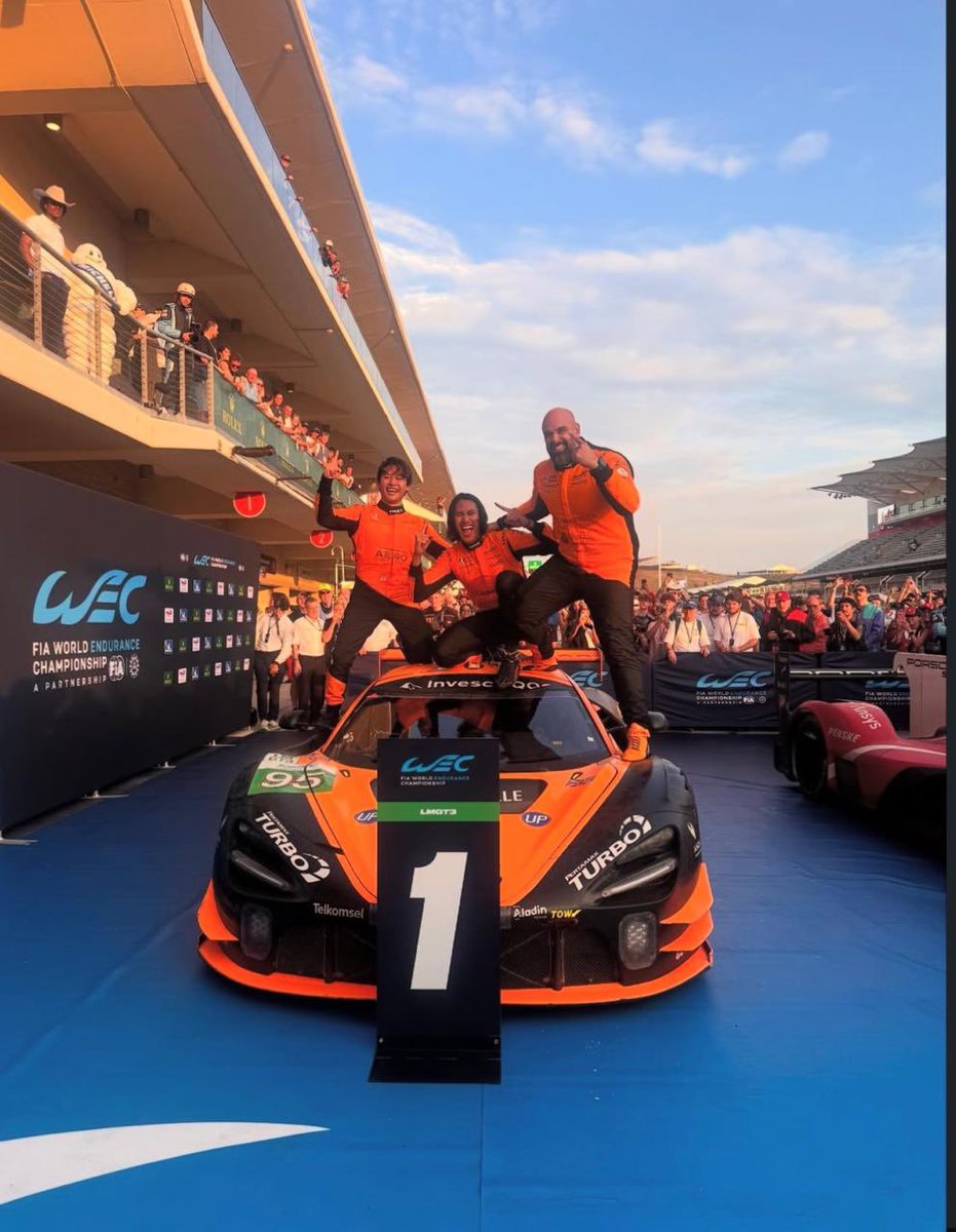 TeamJagonyaAyam's tweet image. WHAT A WIN! 🏆

Finnally win in COTA 🇺🇸. 
You Deserved this @gelaelized 

#KFCIndonesia
#Pertamina
#PertamaxTurbo
#Telkomsel
#BankAladinSyariah
#MINDID
#WEC
#6HCOTA