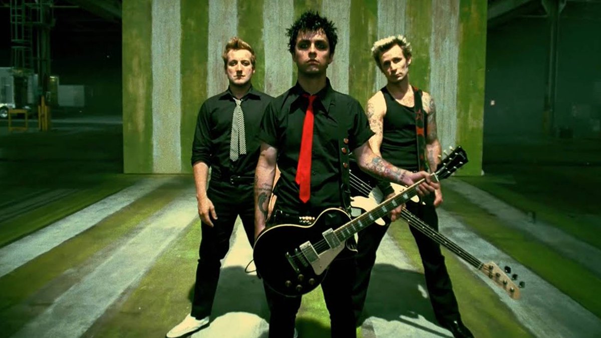 Nem sou chegado no rock, mas é loko pensar em quantos hits esses caras emplacaram na minha adolescência, e eu tenho hj no Spotify por puro saudosismo 

boulevard of broken dreams e Jesus of suburbia são atemporais, pra mim

#GREENDAYnoTheTown
#GreenDayNoMultishow