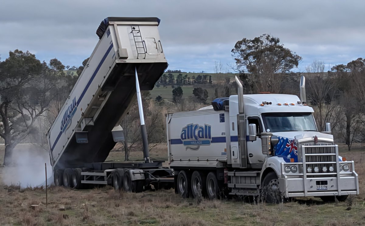 Fertilefarm's tweet photo. Another load delivered 🙌✅️☘️🐂 https://t.co/cK47IzbntM