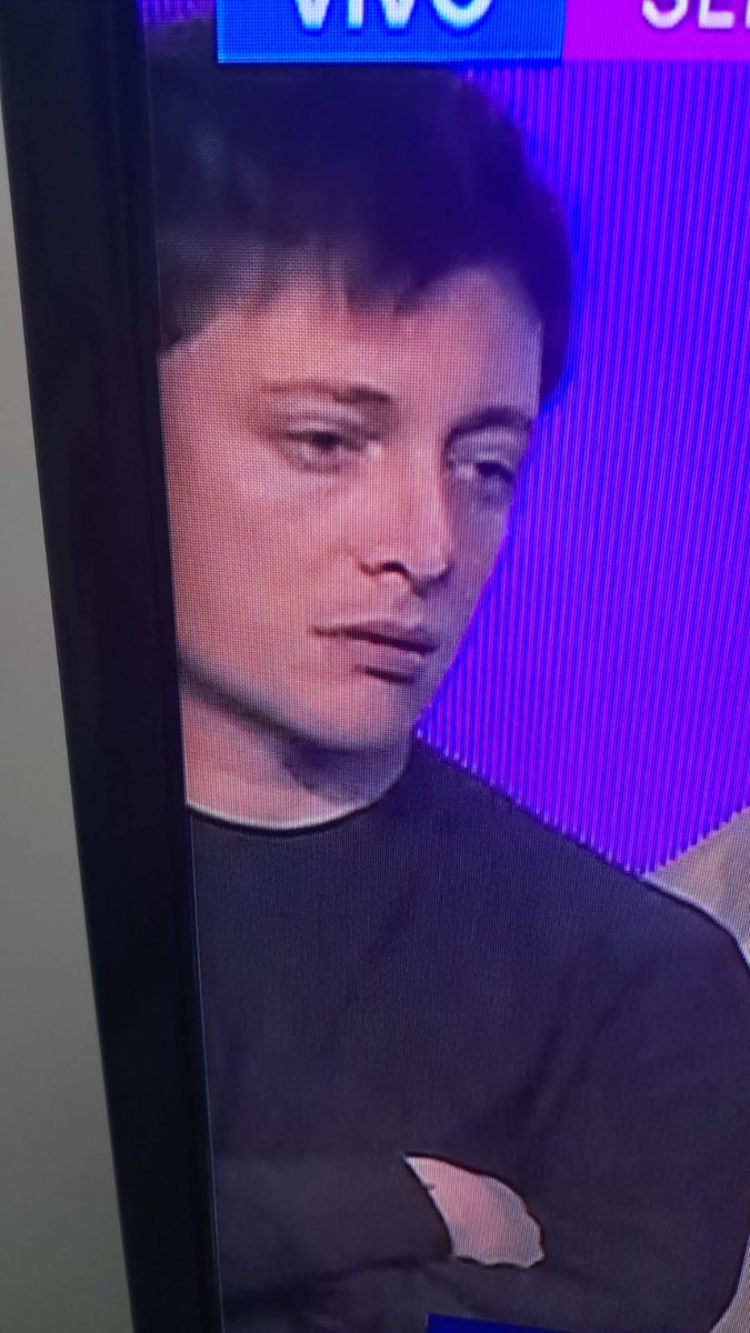 reflexiten's tweet photo. La cara de un hombre totalmente derrotado destruido acabado https://t.co/M0464OyK40