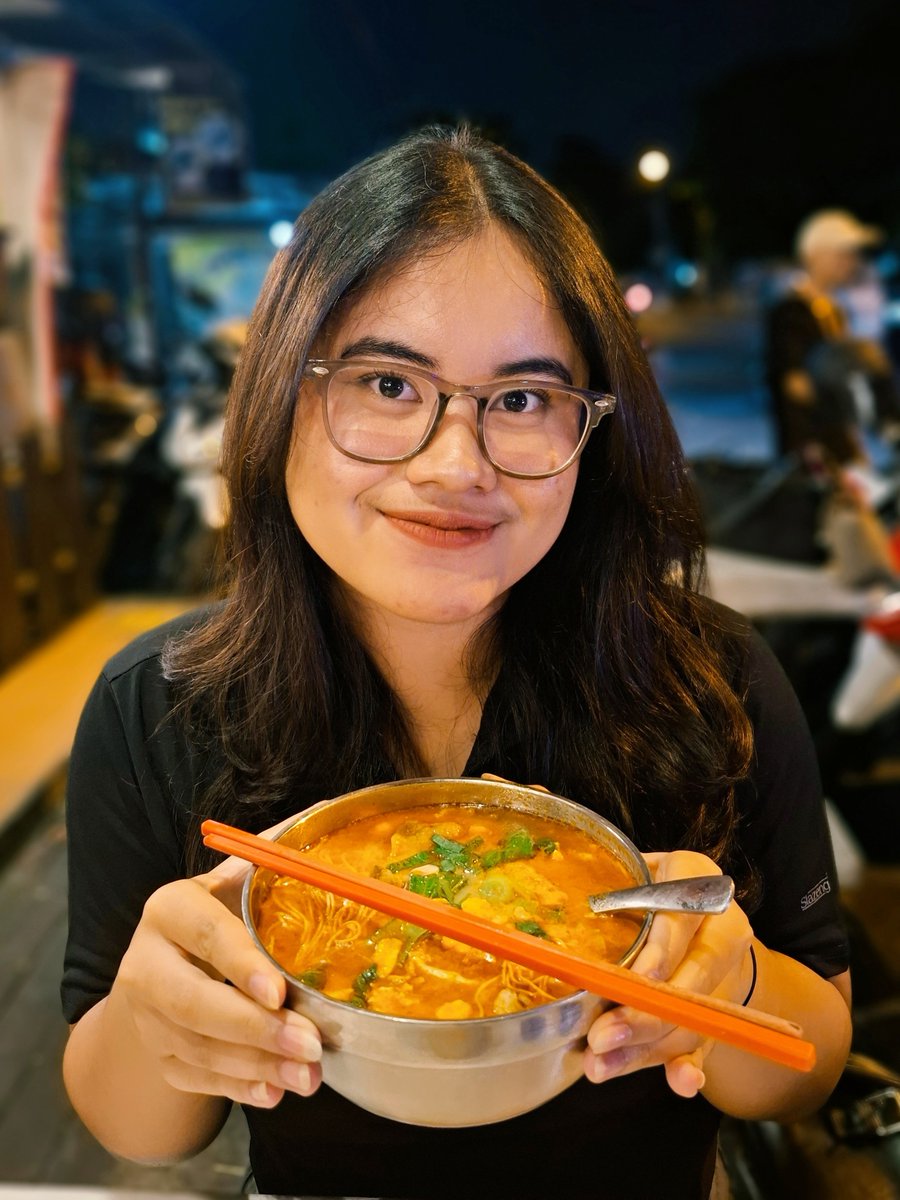 281yr's tweet photo. life update bersama pacarku yang gemass 🍜😋🤏🏻 https://t.co/6g6z9qpOiW