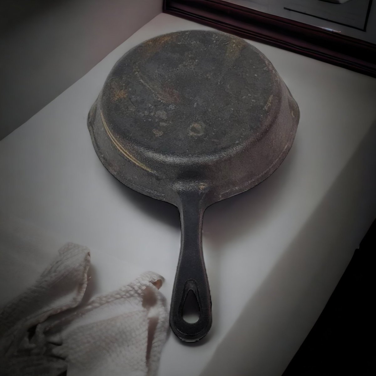 arlissbryant's tweet image. Small Cast Iron Egg Omlette Pan tuppu.net/dab45c0e #Shopify #WainfleetTradingPost #KitchenTools