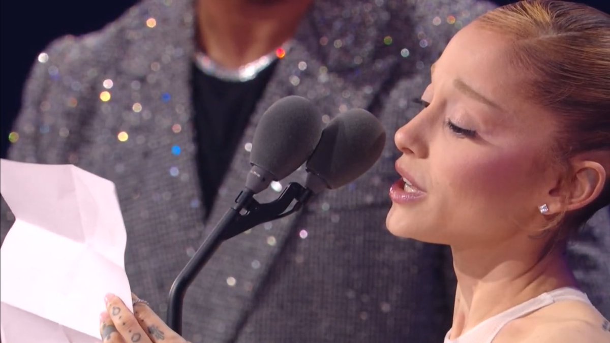 PopBase's tweet image. Ariana Grande accepting her Video of the Year #VMAs award for ‘Brighter Days Ahead.’