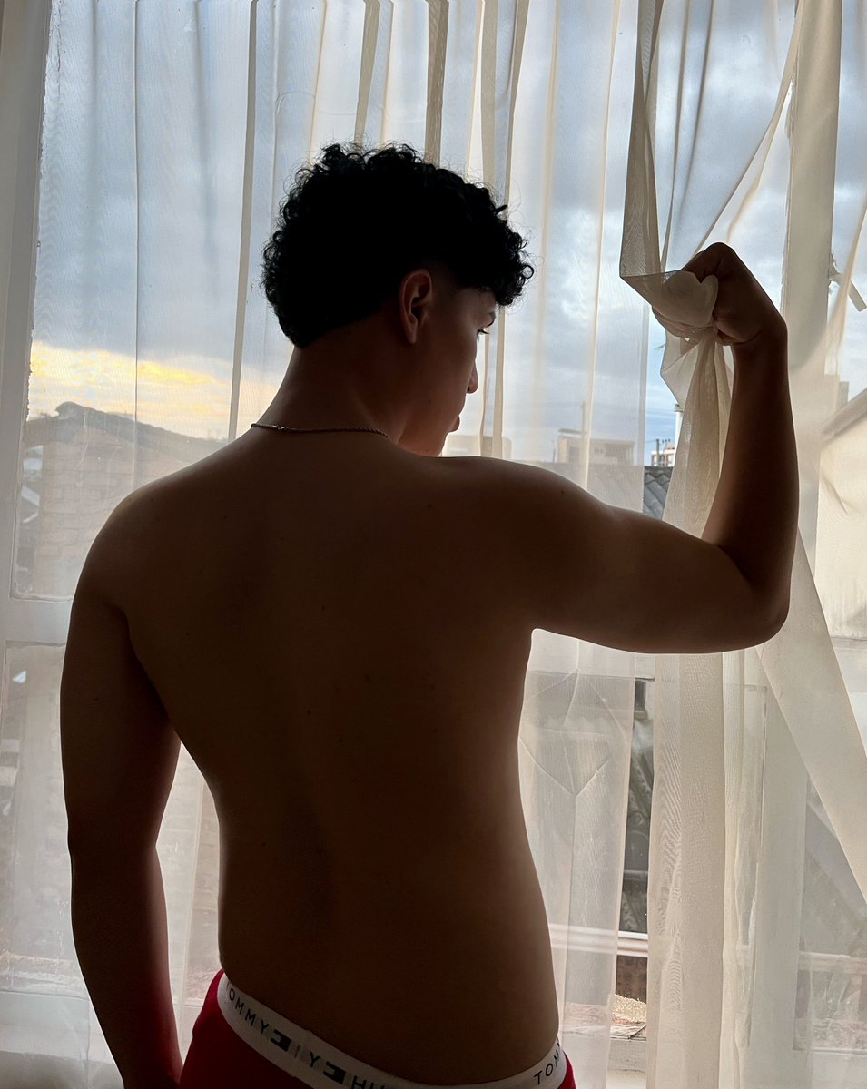Kaizareck's tweet photo. The view from here is good… but the one I haven't shown you yet is much better😏🔞

https://t.co/lR16fFoPSR https://t.co/yLRaQSgIX0