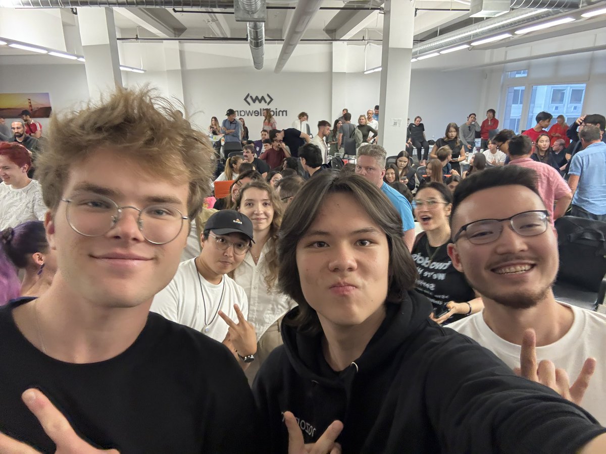 we just hosted the biggest eurasian event in the entire city

ft. <a href="/akyshnik/">Arkadiy Telegin</a> <a href="/aibek_design/">Aibek Yegemberdin</a> <a href="/nur_daulet_/">nur</a>