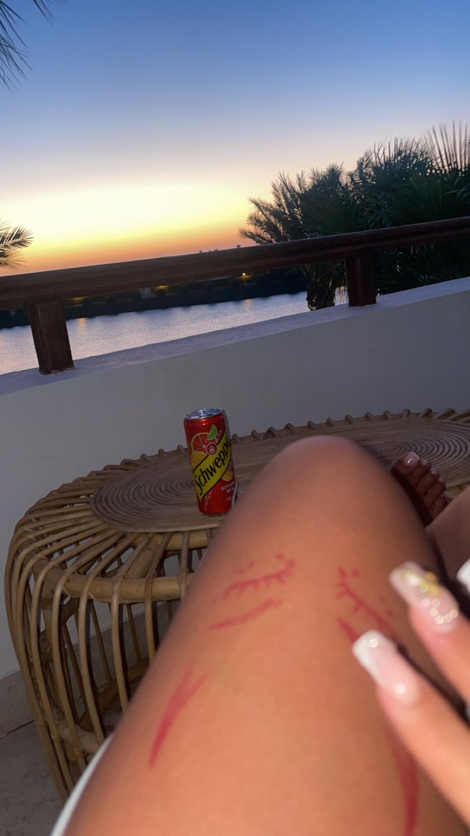 06:00, 27 celcius.

Just enjoying the view while youre getting ready to go to your 9-5. Have fun little slut ✨

findom findomnl findombe femdom femdomnl femdombe tikkieslaaf geldslaaf paypig draining moneydrain voetslaaf voetfetisj voetenfetisj feetfetisj