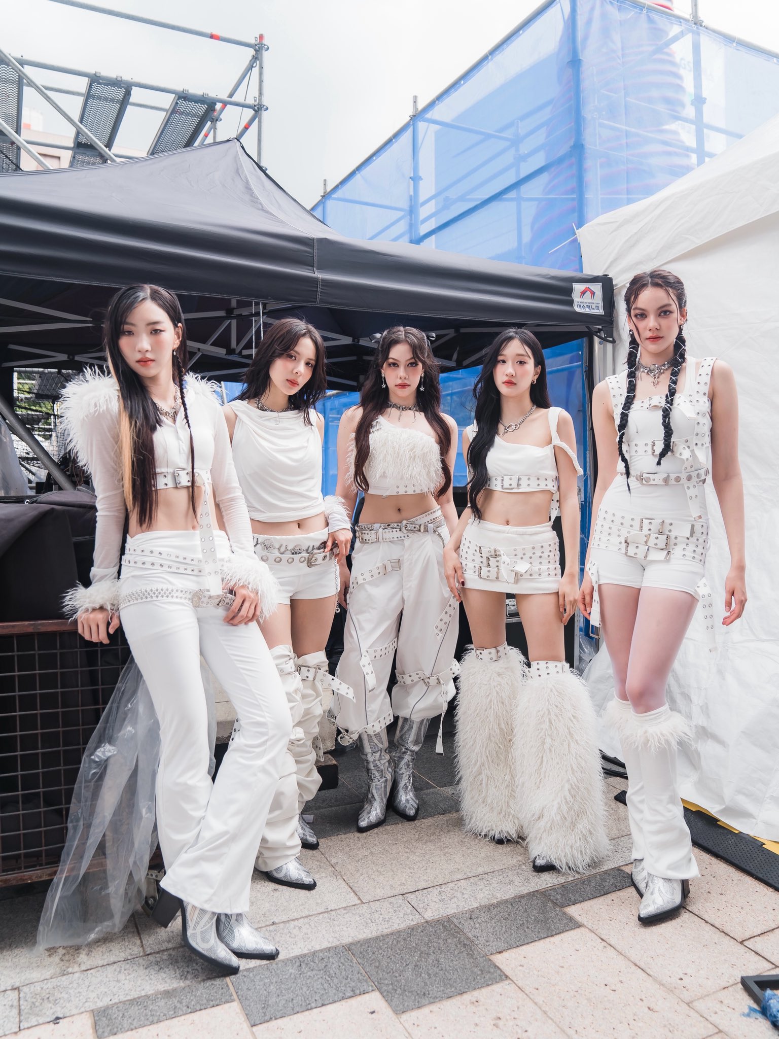 G0SwoBPb0AA84d2?format=jpg&name=large