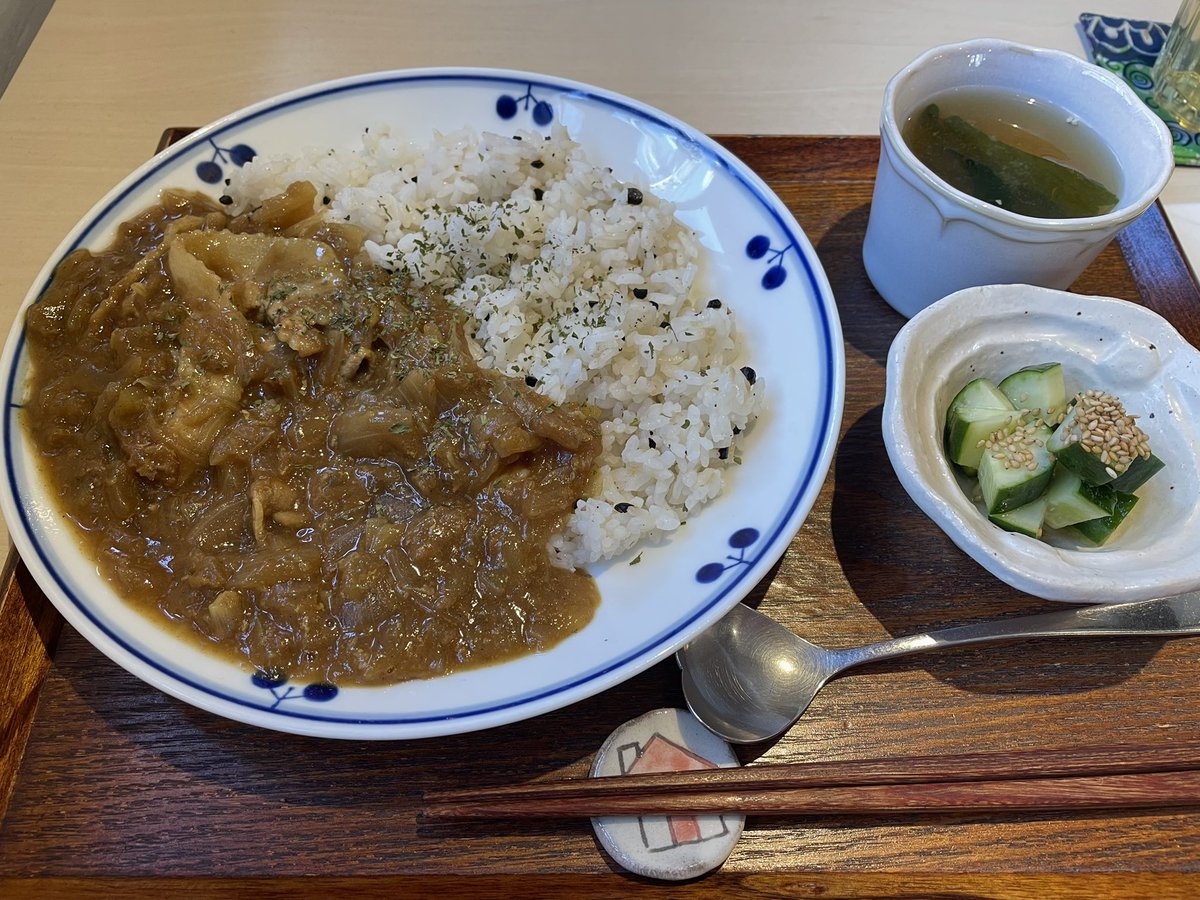 TStudy's tweet image. ikkAさんで梨のポークカレーを食べる。9月だと言うのに日差しは厳しい。こういうに日のランチはカレーにしたい。