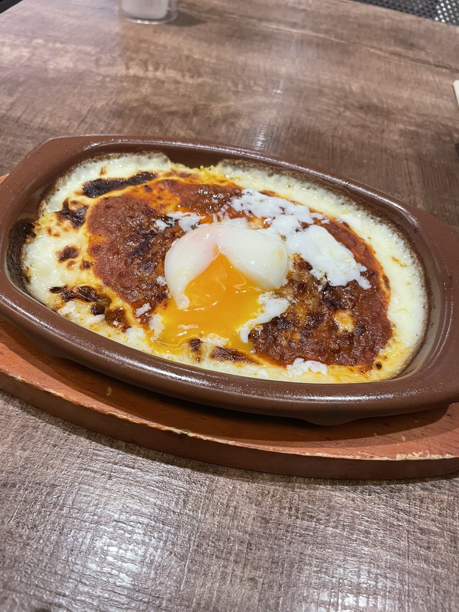 ミラノ風ドリア卵割れてる状態で来て少し残念な気持ち、、