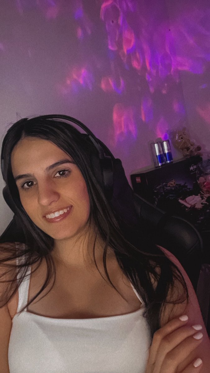 We LIVE😜🥰 twitch.tv/chelseaau