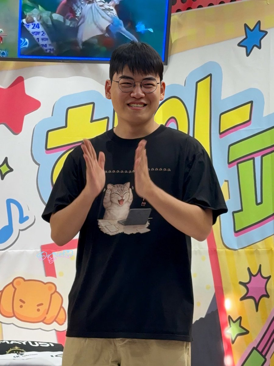 T1_OKOK's tweet photo. 차카니 100개 넘게 먹은 우리 원딜 봐주세요🐻🩵

#Gumayusi #구마유시 #이민형 
@gumayusi_min https://t.co/D8m2PPLgiX