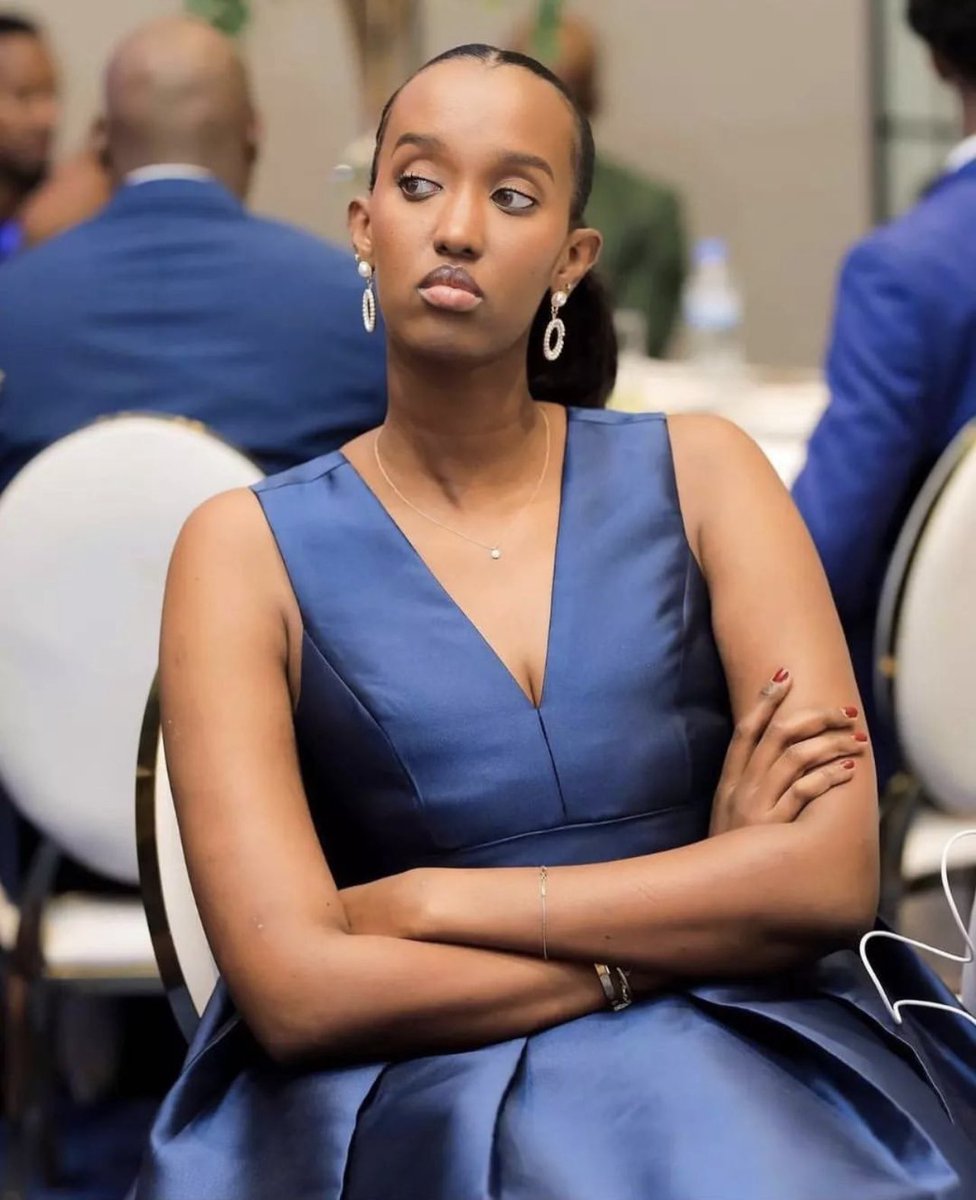 ConstantinUwase's tweet photo. #UyuMunsiMuMateka
#8Nzeri

Uyu munsi w’amateka havutse AIKN ( @AngeKagame ) Umukobwa w’Umukuru w’Igihugu cyacu, akaba n’umubyeyi wuje urukundo n’ubupfura. Ku isabukuru yawe, tukwifurije ubuzima burambye, imigisha y’Imana iguhe imbaraga n’ibyishimo, iminsi yawe yuzure amahoro n’ibyiza byinshi mu gihugu cyacu 🇷🇼.

Isabukuru nziza🎂