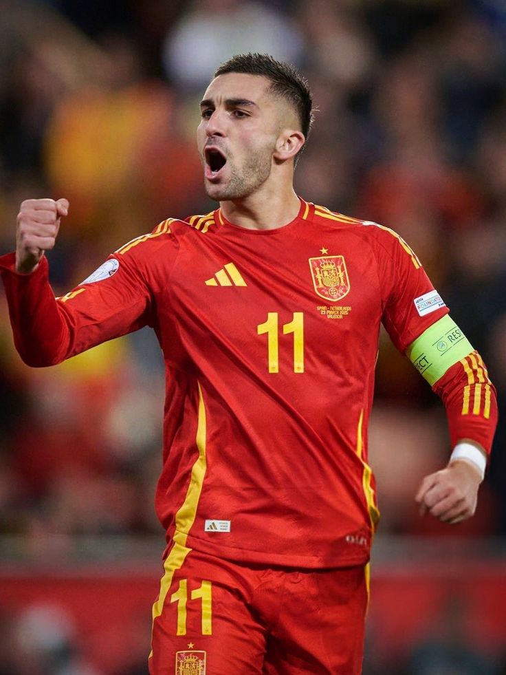 Yesterday I read a news item saying that Barcelona does not intend to sign any striker and intends to rely only on Torres.

This is kind of strange because they won't have any substitute striker!