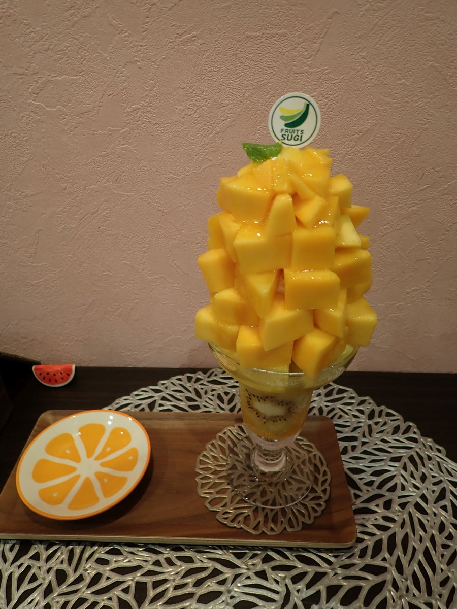 フルーツすぎ。
プラム売り切れで、マンゴー。
前回のよりちょっと薄味？
メガと比べると食べるのは楽です。