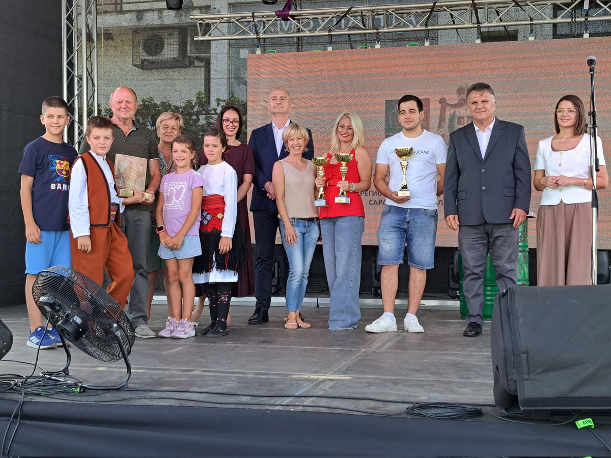 PSRRMSLS's tweet image. Општина Беочин обележила 29. „Баношторске дане грожђа“
Заменик покрајинског секретара Горан Николић присуствовао је свечаном отварању 29. манифестације „Баношторски дани грожђа“, коју организују Туристичка организација Беочин. skr.rs/zS3L