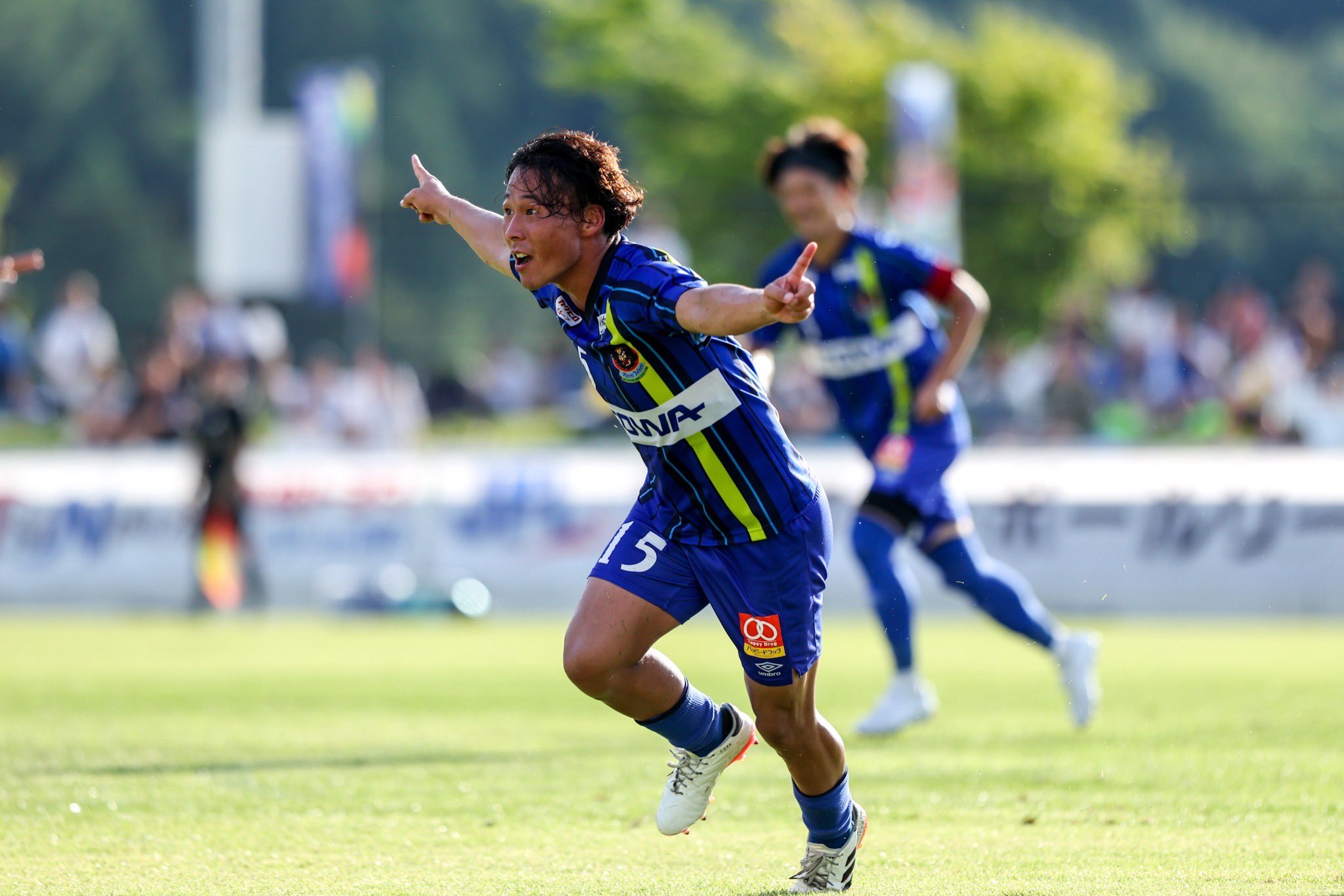 YSCC横浜　JFL サッカー　ジャージ JFL降格のY.S.C.C.横浜、まいばすけっとが新ユニフォーム