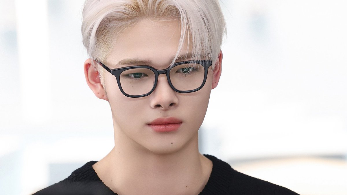 wonkirchvs's tweet photo. 🎴| Labyrinth. 

A wonki au 🔞

Where in, Leia wouldn't stop comparing every man he met with the first love he had when he was young, saying that no one is better than him. 

Not knowing that it was actually his rival, Yves. A son of politician he hates. https://t.co/fjsUQqHQsW