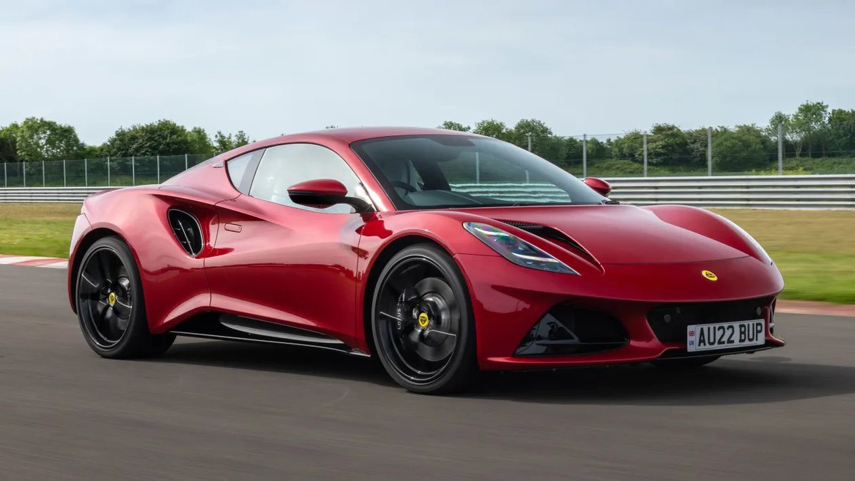 wheel_wonders's tweet image. 🚗 Lotus Emira (2025) 
🔥 365–400 hp | Mid-engine | RWD 
🕹️ Manual or DCT | Track-tuned suspension 
🎵 CarPlay, KEF audio, digital cockpit 
💰 From ~$85K 
🇬🇧 Built in England

#LotusEmira #Emira2025 #MidEngineMagic #ManualTransmission #BritishPerformance #BangladeshCarScene