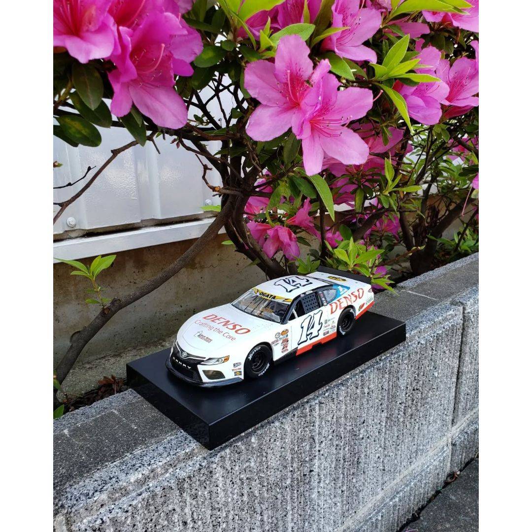 NASCAR　モデルカー🛻
 
アメリカで活躍されている日本人NASCARドライバー尾形明紀選手のレース参戦時のモデルカー

第1弾から第8弾まででていますが、在庫の動きがあるモデルカーがありますよー😁✨
 
★RAC
rac-shop.co.jp