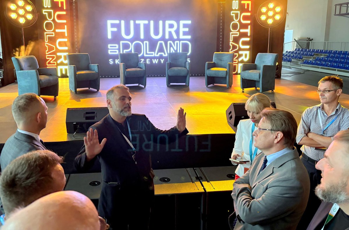 JacekPauli's tweet photo. Tak było na @FuturePLKongres z @BartosiakJacek https://t.co/uVke7kzvuc