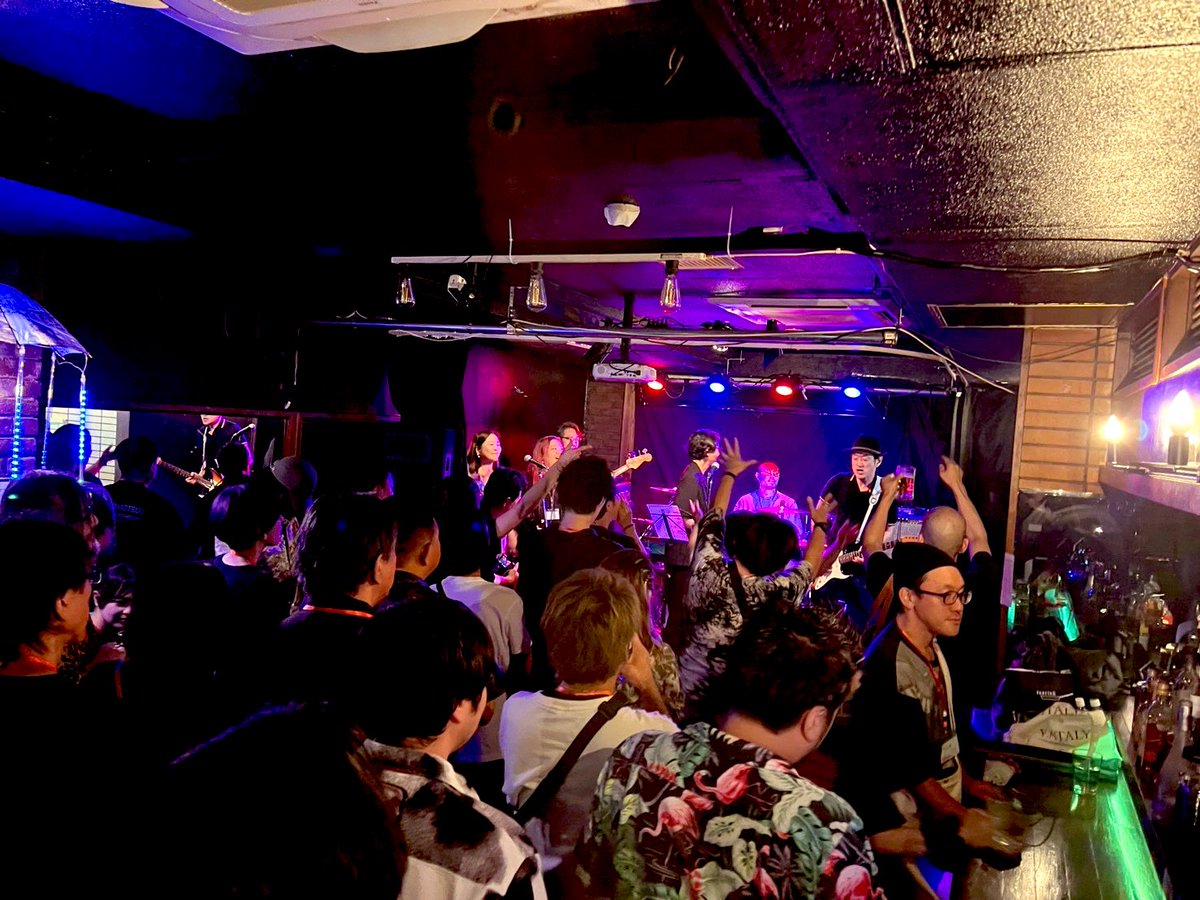 昨日はThe Tonbo Bunch企画、夏の終りのセッション大会、来てくれたみなさん、出てくれたみなさんありがとうございました‼︎
ワイワイと大盛り上がりで大成功でしたね♪
また遊びましょう！

バタバタしてて写真撮れなかったので、とりあえずこの写真しなかないです(笑)