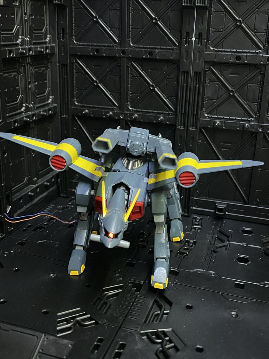 TANI_Lab's tweet image. #青で繋がるみんなの輪 #ガンプラ #バクゥ―
それにしても周りが周りだとイメージが一気に変わるものなのですね。ジオラマに手を出そうとして模型店でジオラマの製品を見てみましたが結構なお値段。今じゃない...
モノアイのLEDは
👉 TLP-LM01 Amazon amzn.to/3GiL6mL
で明るさ調整してます。