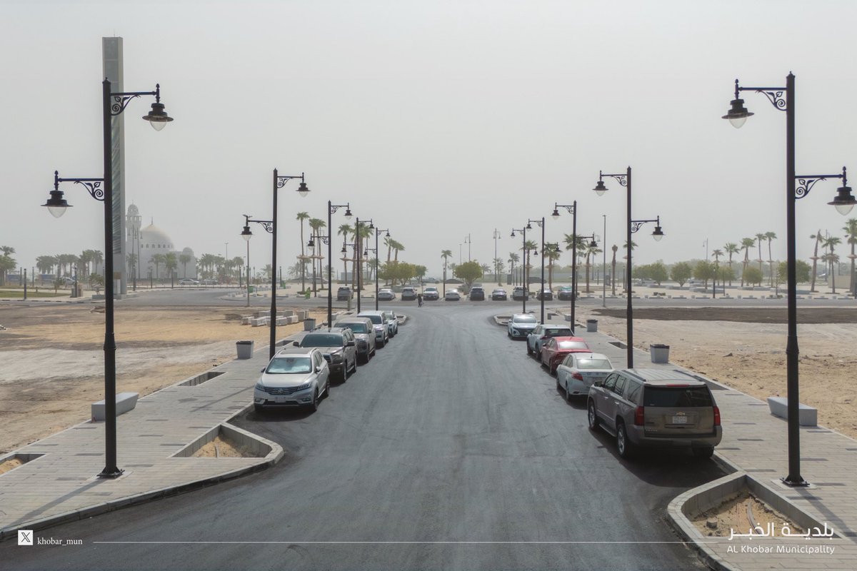 Khobar_mun's tweet photo. #بلدية_الخبر 

شارفنا على الانتهاء من أعمال تطوير وأنسنة شارع 2 في حي الكورنيش والذي يتضمن

⁃استحداث ارصفة جانبية للمشاة
-كراسي للجلوس
⁃تشجير جانبي الشارع

فيما ستبدأ أعمال التشجير بالتزامن مع موسم الزراعة القادم وذلك بعد اسبوعين من الأن 

#أنسنة_الخبر https://t.co/30lUkDDJKj