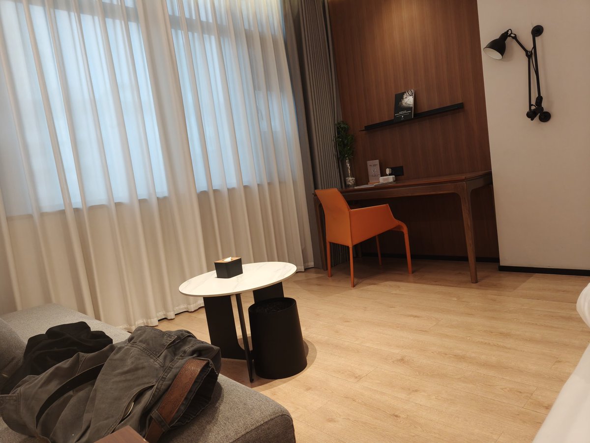 Dom97463292's tweet photo. 房间这个角落也太适合调教了吧 凳子沙发齐全 https://t.co/GvtU4o4ifP