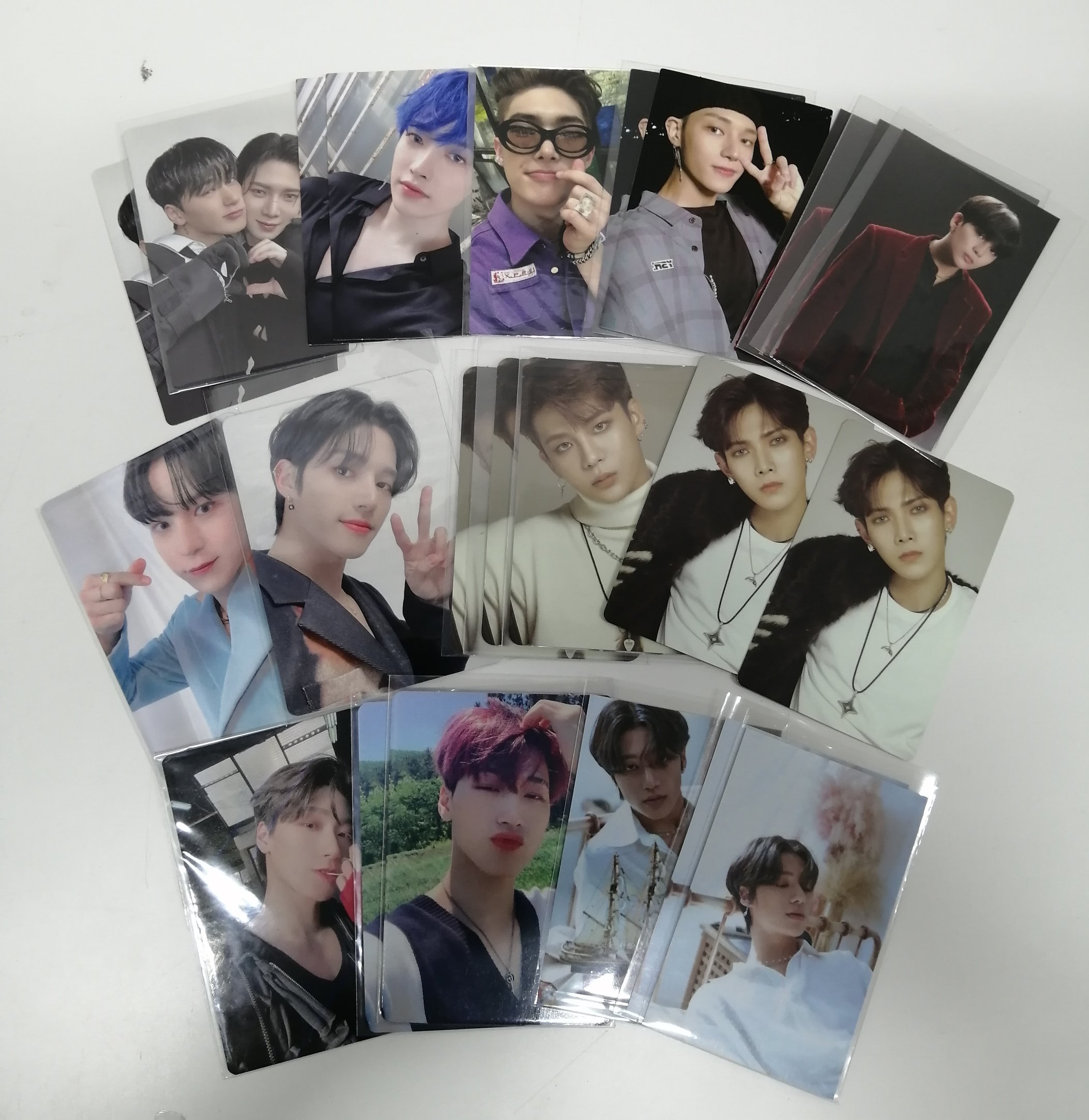 ATEEZ ホンジュン Hongjoong トレカ サノク 공방 mini5 ① ATEEZ ホンジュン Hongjoong トレカ サノク 공방 mini5 ②