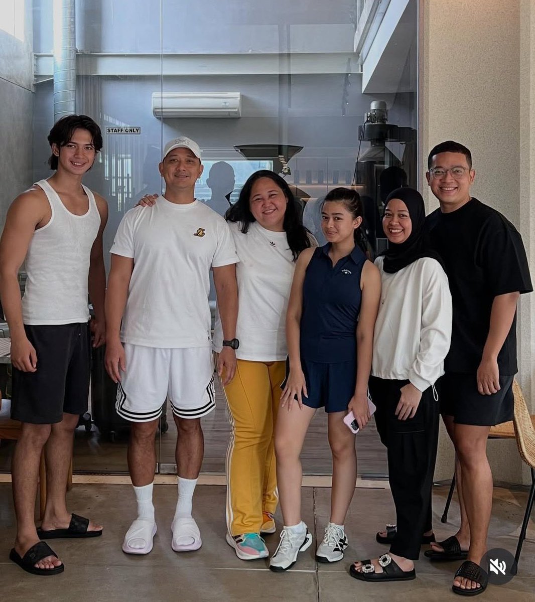 𝓥 🎀 tweet media