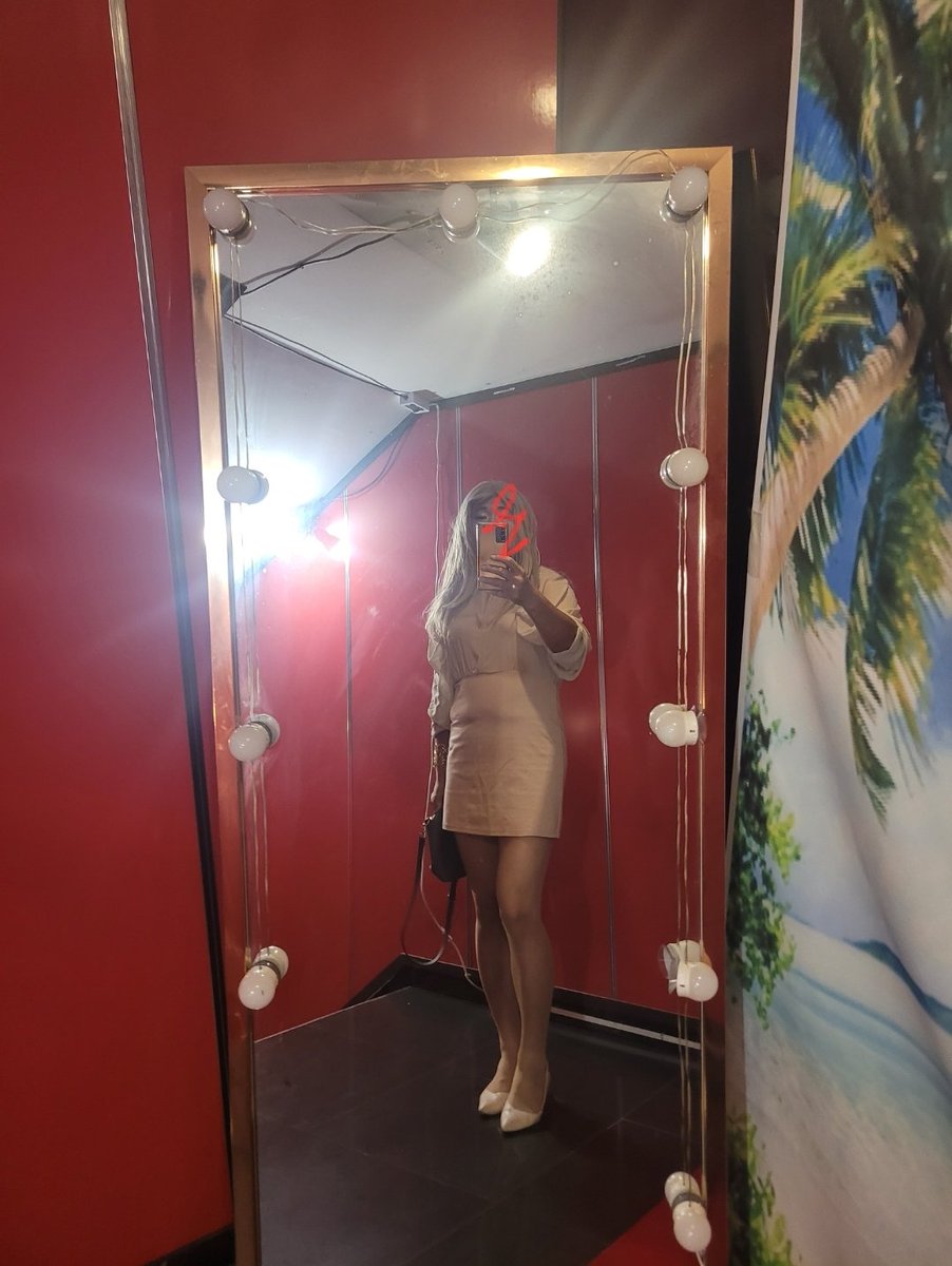 인천  시디바  향기  앞에서