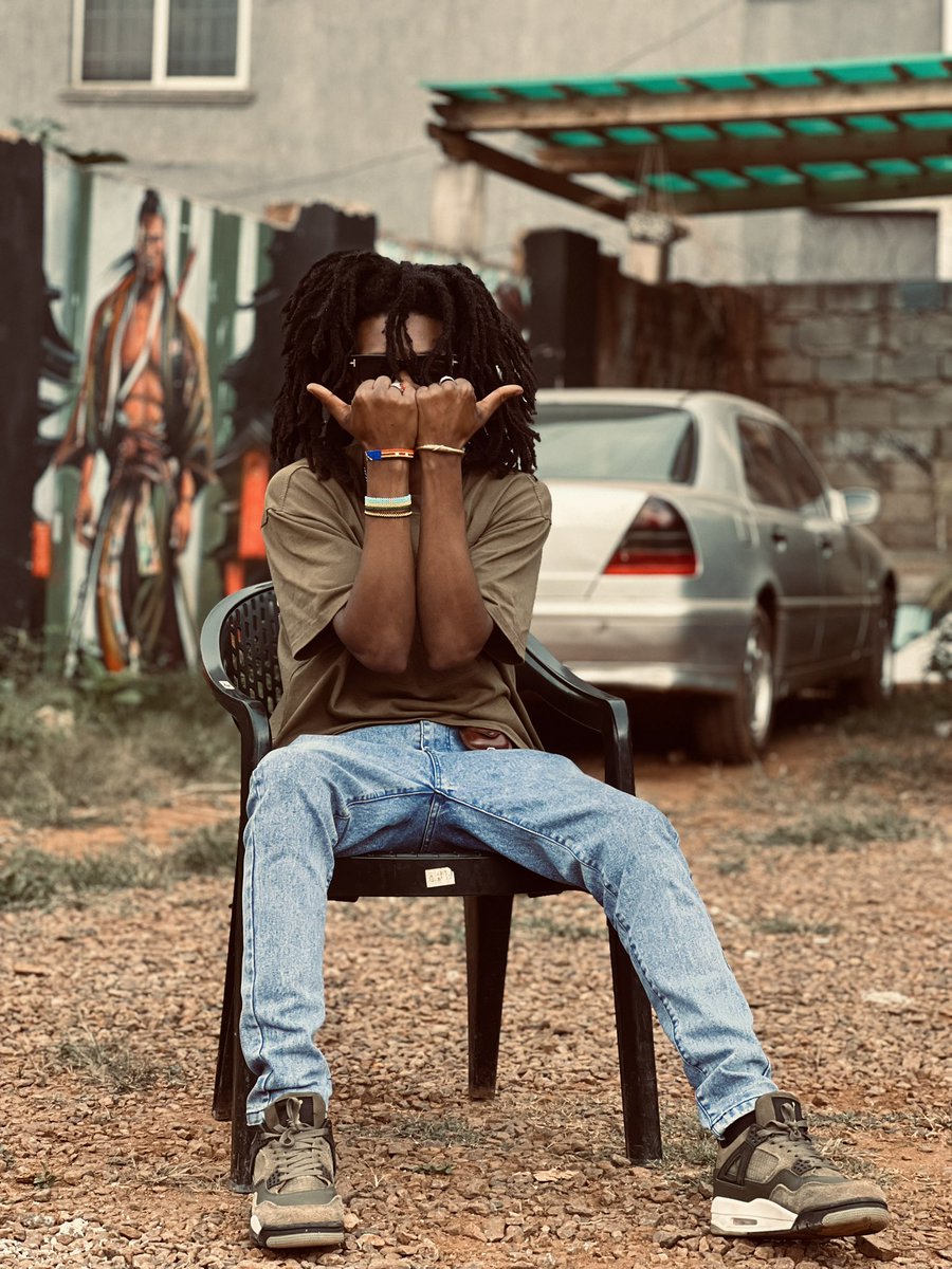 OrijinalJenesis's tweet image. Holla, it’s a beautiful Monday morning, stream some Good music☄️❤️🔥
ffm.to/unscripted-jen…