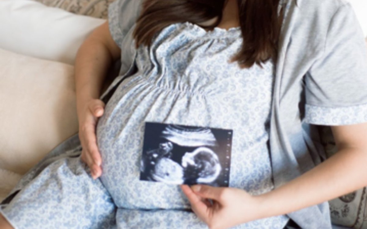 KachharaDr's tweet image. Week 38: Baby is almost here!

You're this close to meeting them. It's time to get your hospital bag ready, listen to your body, and cherish every comforting kick. 

#pregnancyjourney #Week38

drnamratakachhara.com/pregnancy-week…