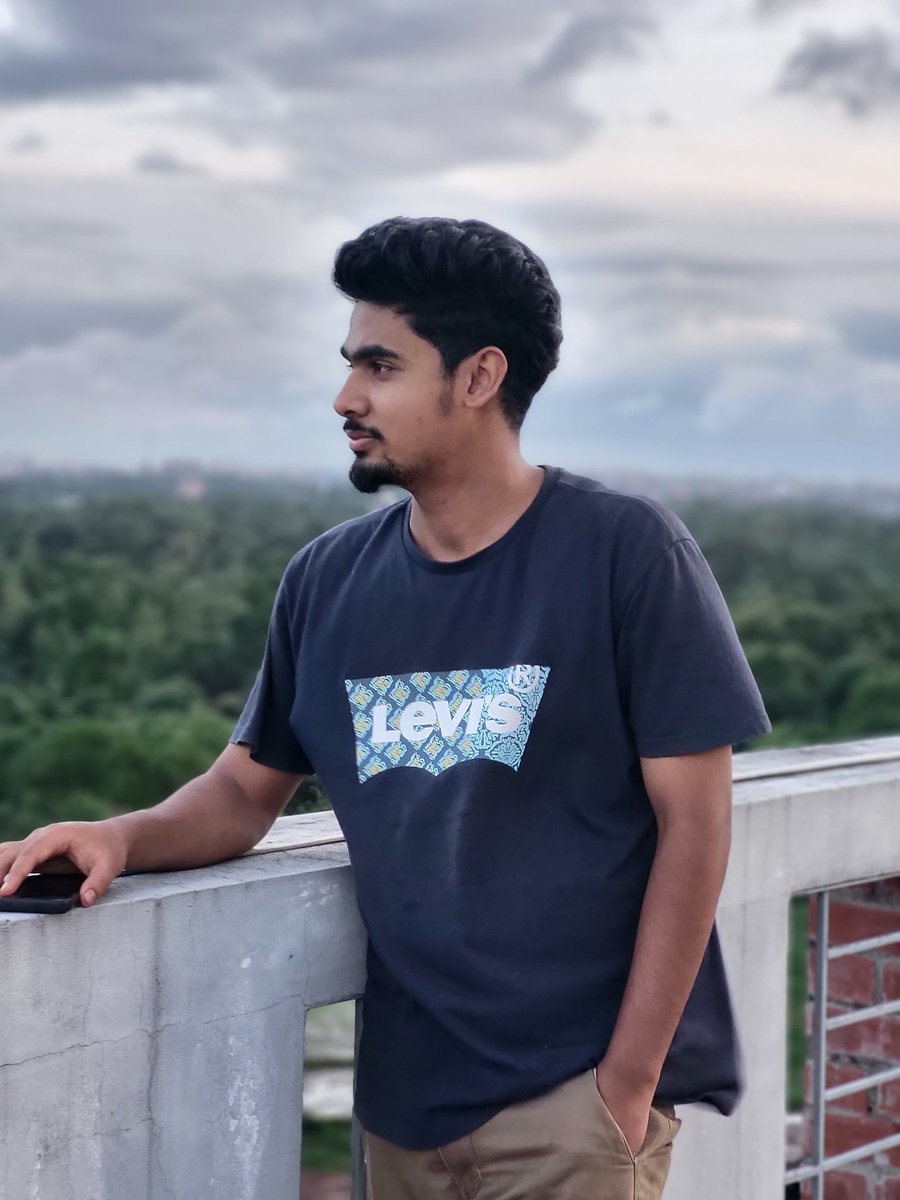 IslamRieadul's tweet photo. পৃথিবীটা   সুন্দর  কিন্তু আপন নয় 🌸🥀
ভাগ্য   আমাদের  সব কিছু  দিয়ে ও কেড়ে নেয় । https://t.co/lemP1MlKT2
