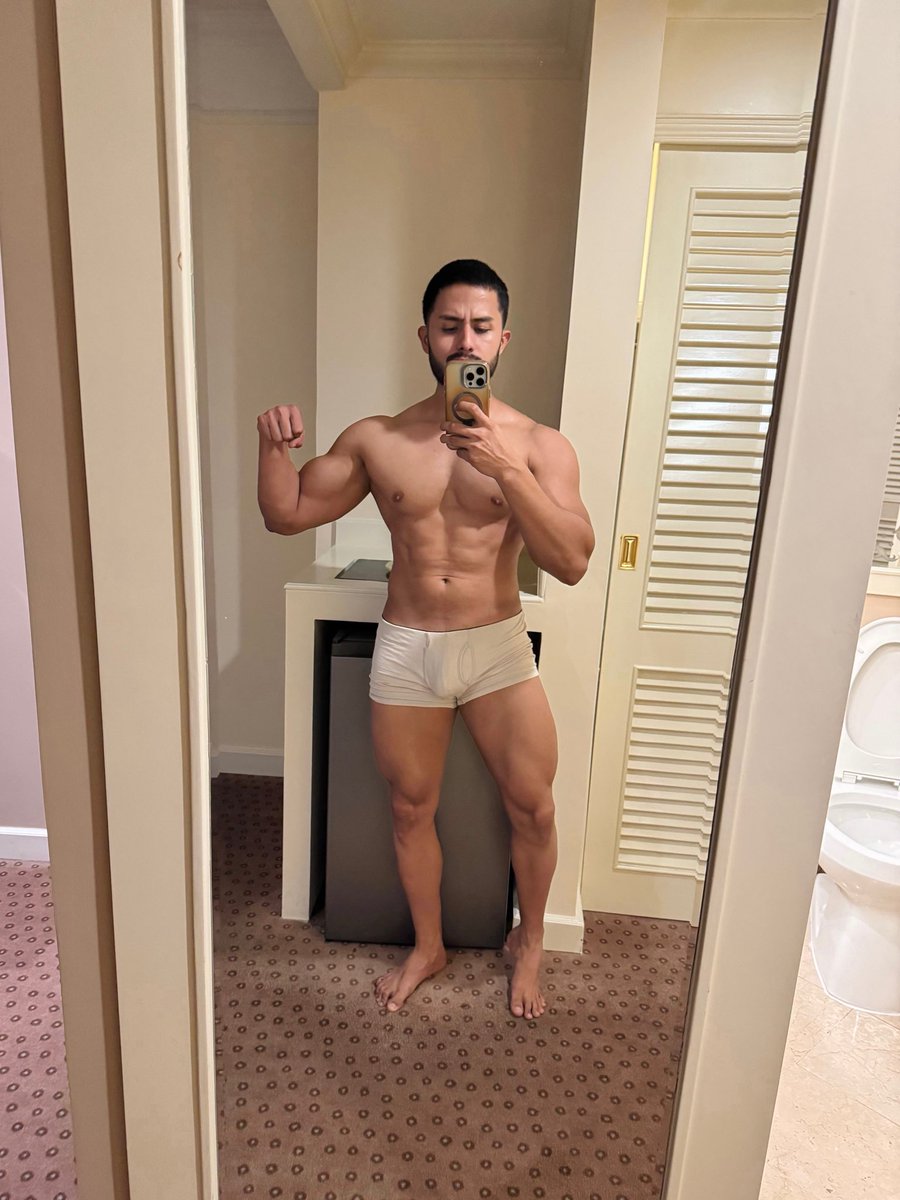 Kenner2G's tweet photo. Domingo de presentarles unos de los resultados más recientes dentro de nuestro reto de transformación! 
Imagina cómo estarás tú en 90 días si inicias mi reto hoy? 😮‍💨🍑💪
PD: en mi Instagram están las demás fotos ( KennFitnessCoach ) https://t.co/cqKGQOj4IH